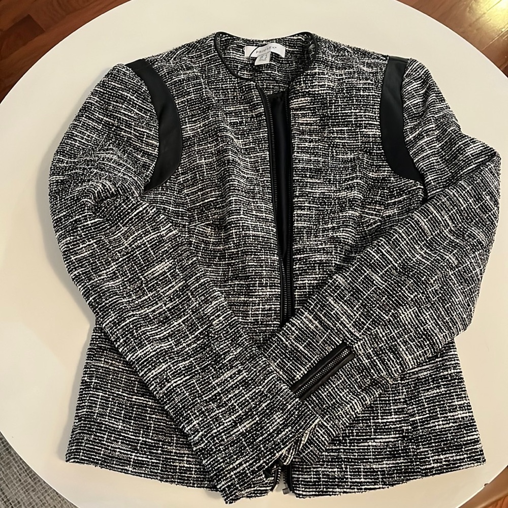 Women’s black jacket
